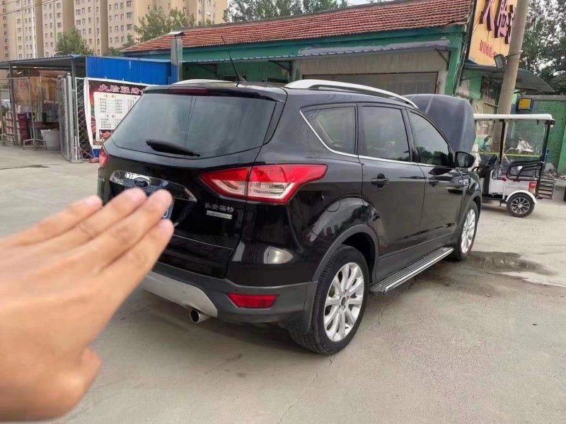 青岛16年福特翼虎8