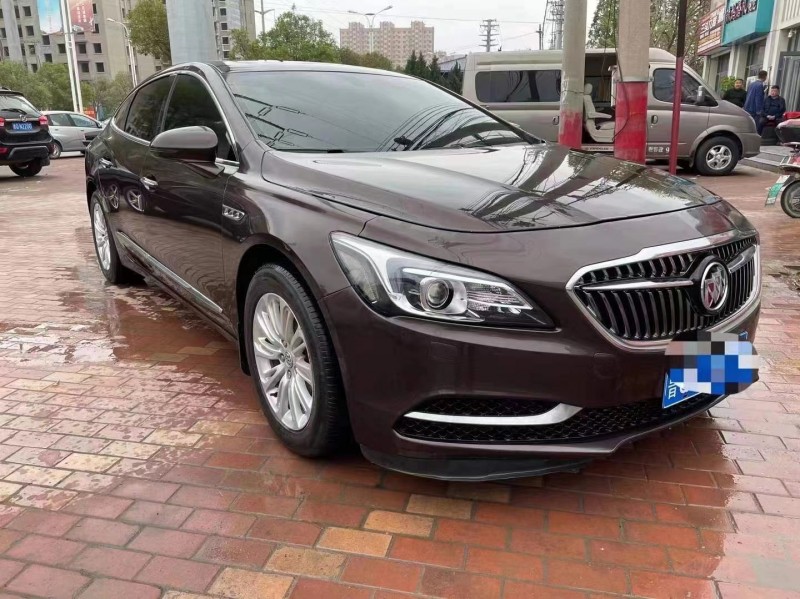 泰安17年别克君越2