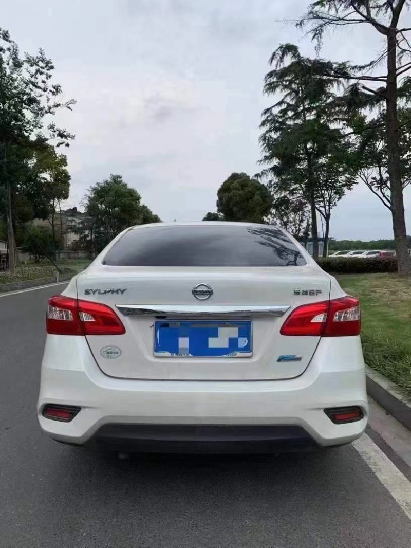 鎮江19年日產軒逸8