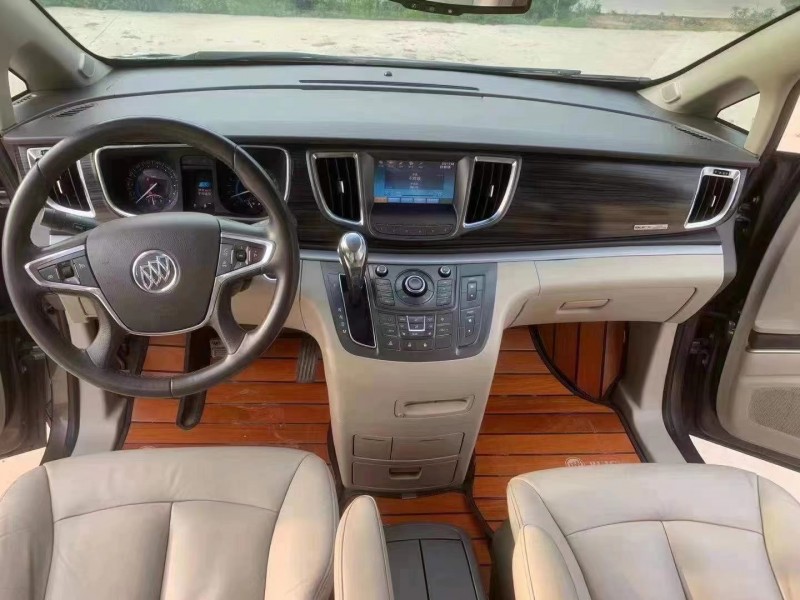 济宁16年别克GL84