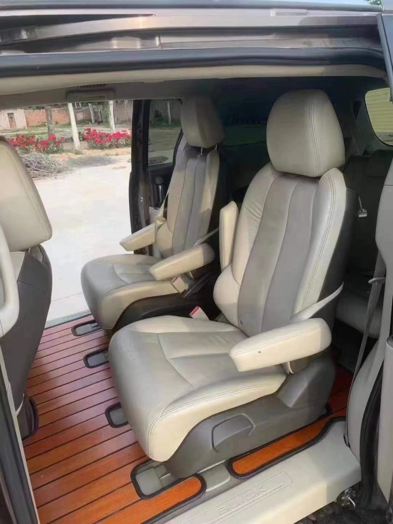 济宁16年别克GL86