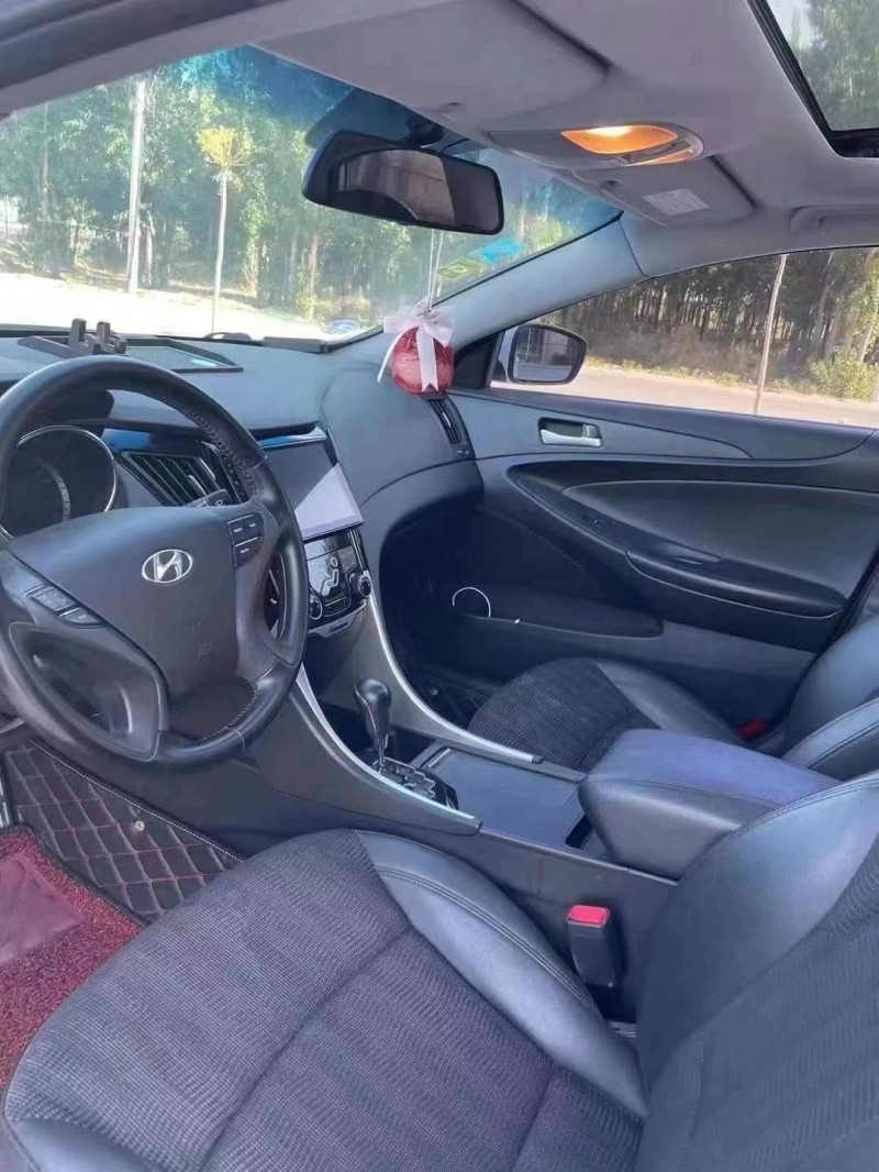 保定13年现代索纳塔八6