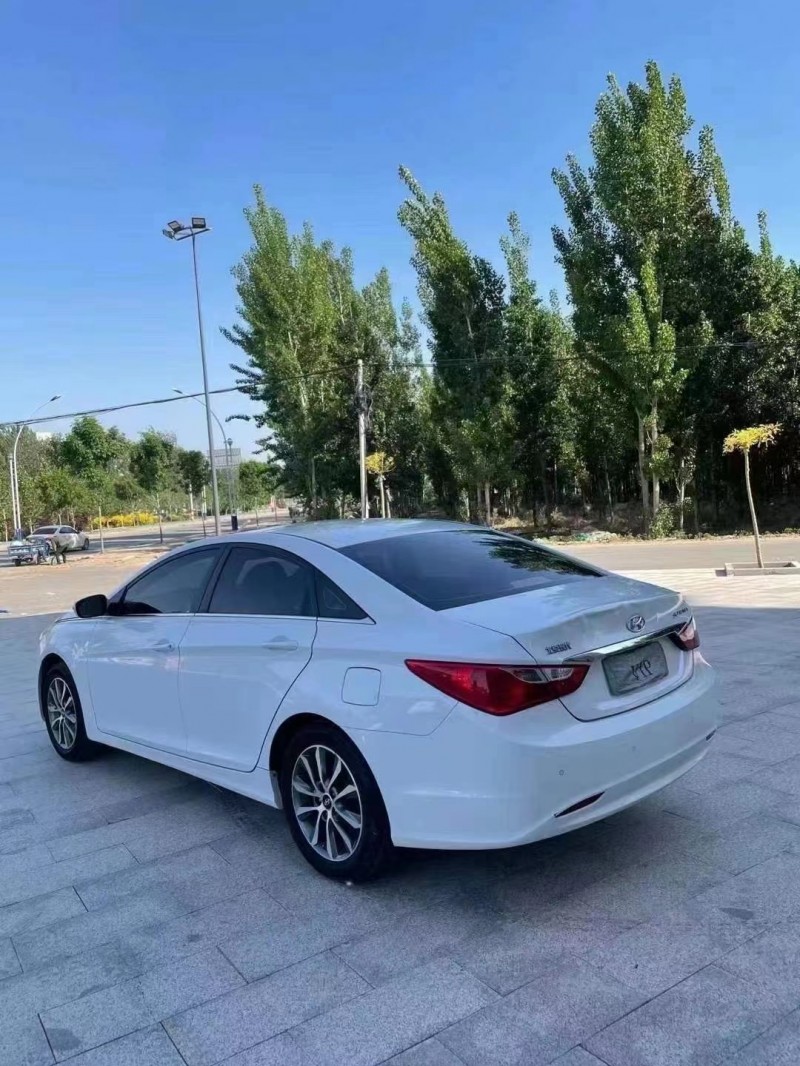 保定13年现代索纳塔八7