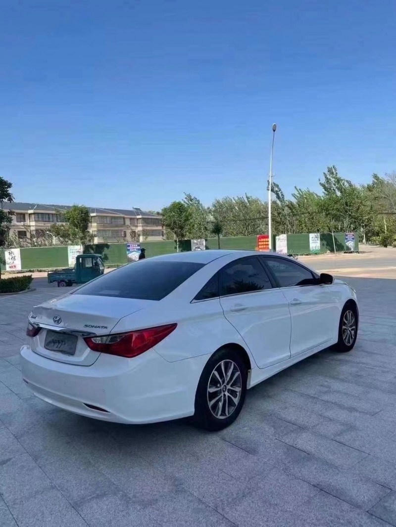 保定13年现代索纳塔八8