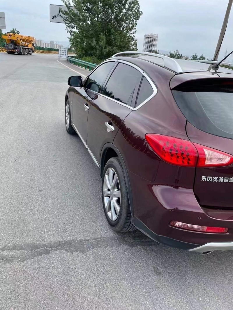 太原17年英菲尼迪QX507