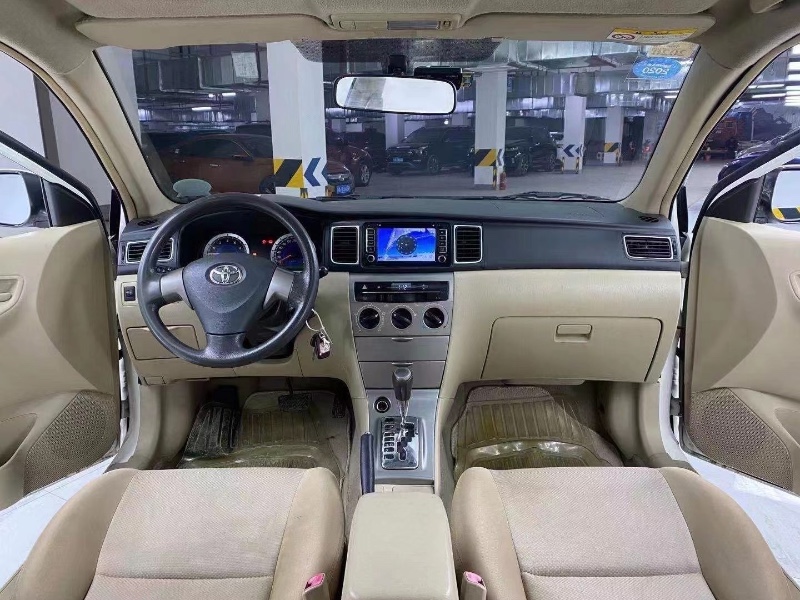 成都13年丰田花冠8