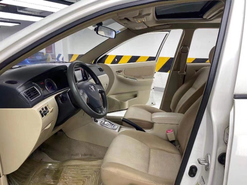 成都13年丰田花冠5