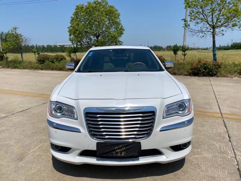 盐城16年克莱斯勒300C1