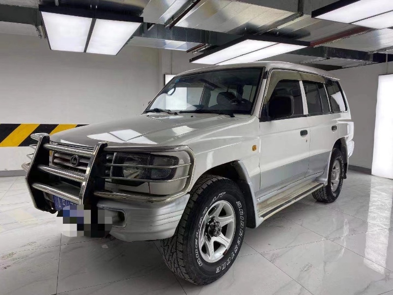 成都14年獵豹汽車黑金剛5