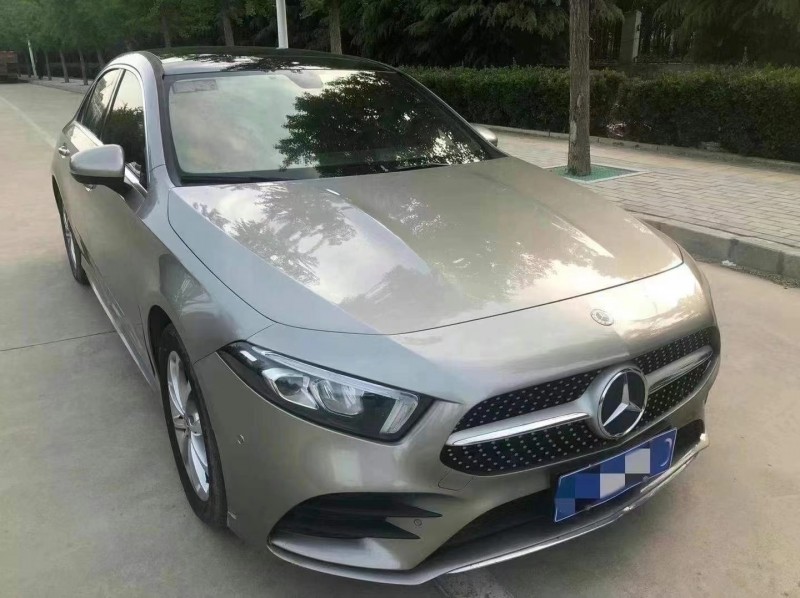 济宁19年奔驰A8