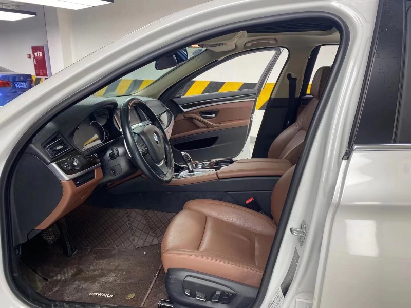 成都15年宝马5系7