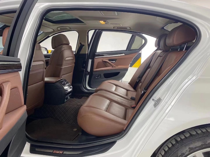 成都15年宝马5系9