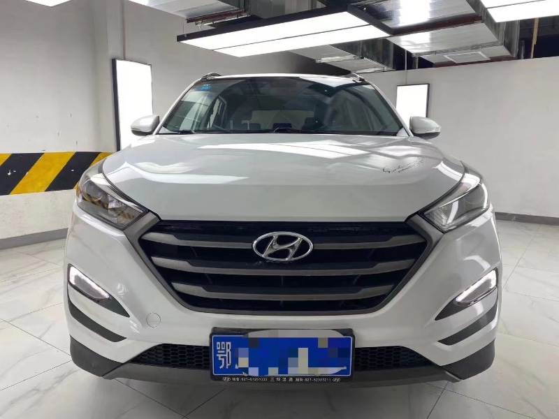 成都15年现代途胜1