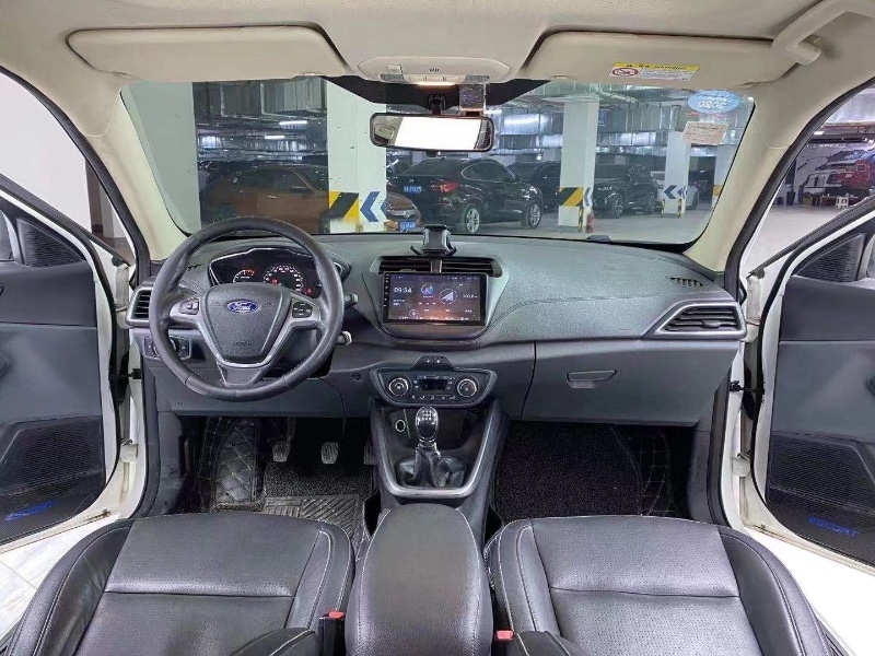 成都16年福特福睿斯7