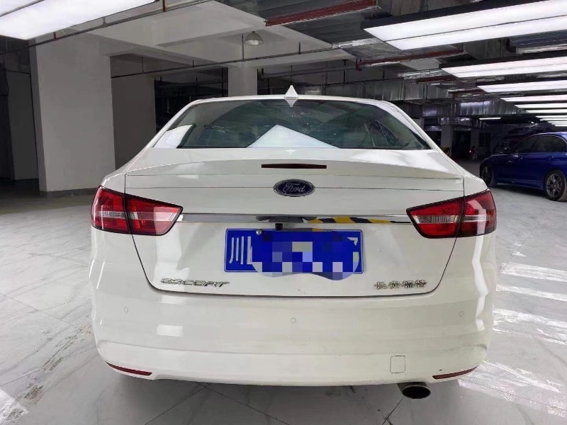 成都16年福特福睿斯3