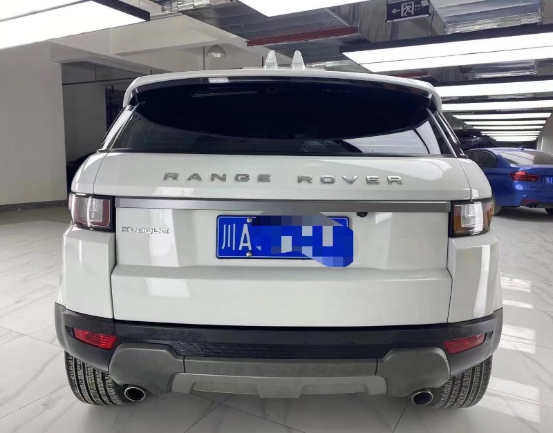 成都19年路虎极光3