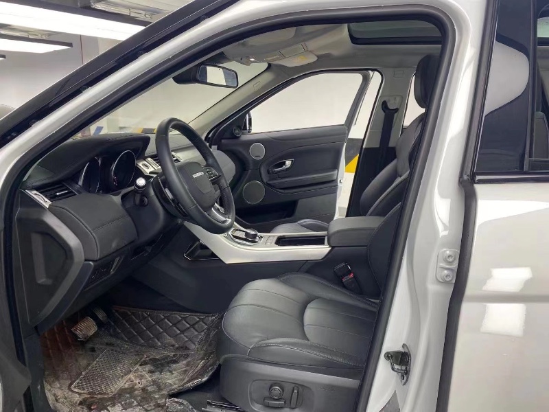 成都19年路虎极光6