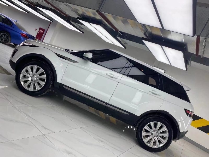 成都19年路虎极光9