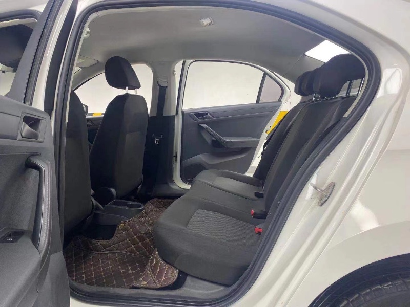 成都17年大众捷达8