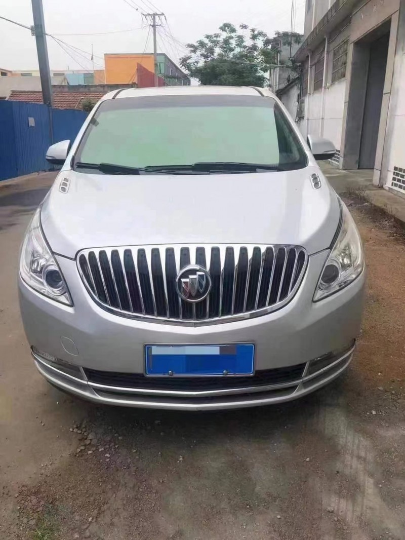 济宁11年别克GL81