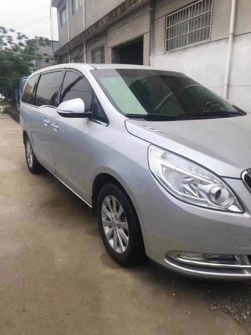 济宁11年别克GL82