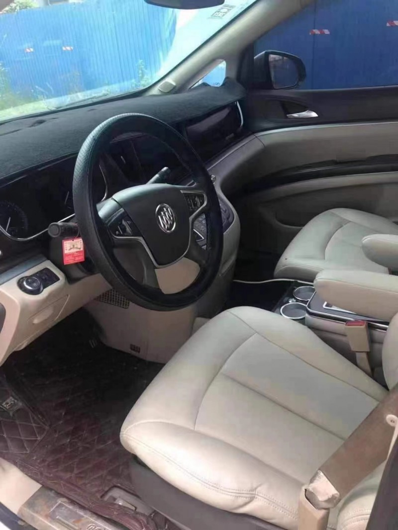 济宁11年别克GL85