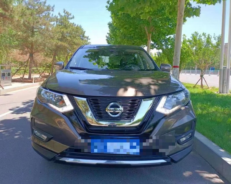 承德17年日產奇駿9