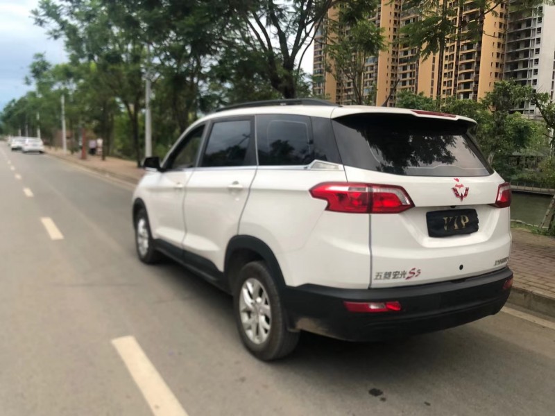 黔西南21年五菱汽車宏光S33