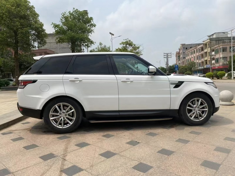 广州17年路虎揽胜运动8