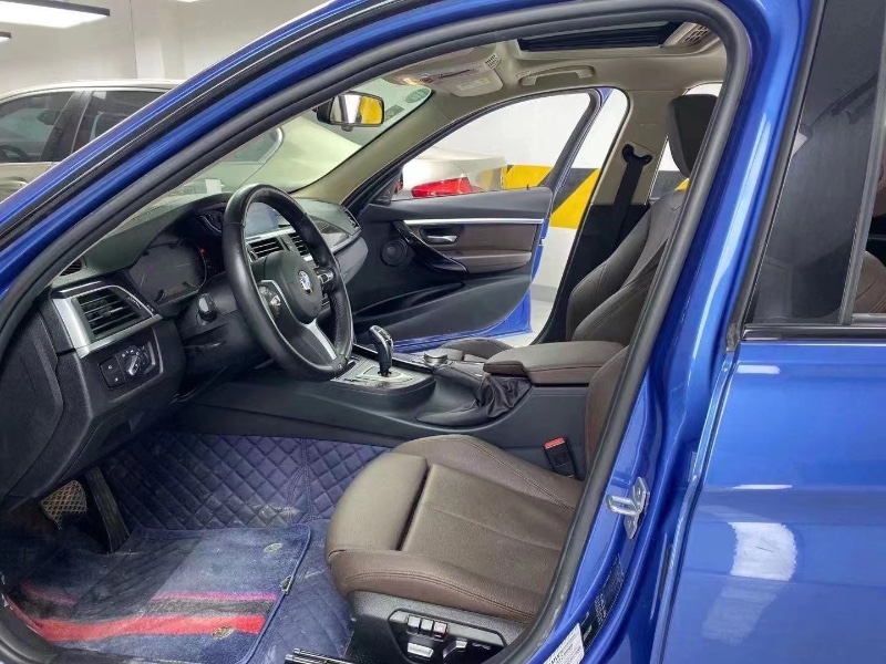 成都19年宝马3系4