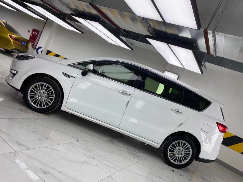 成都17年力帆汽车轩朗2