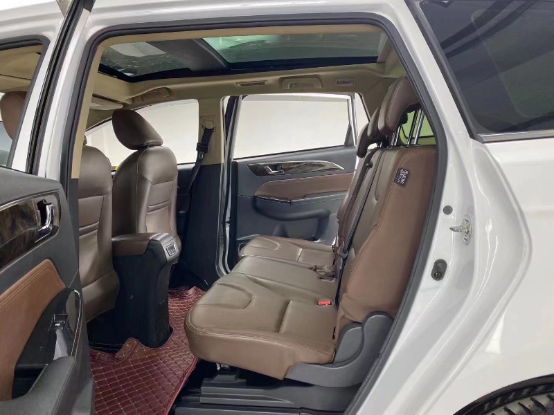 成都17年力帆汽车轩朗6