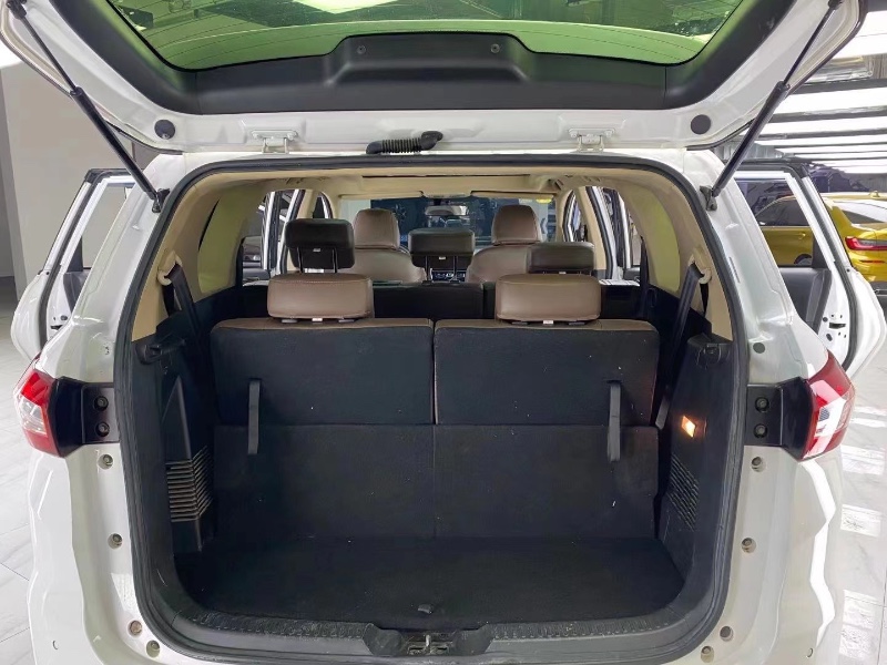 成都17年力帆汽车轩朗7