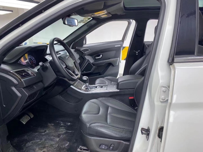 成都18年陆风X76