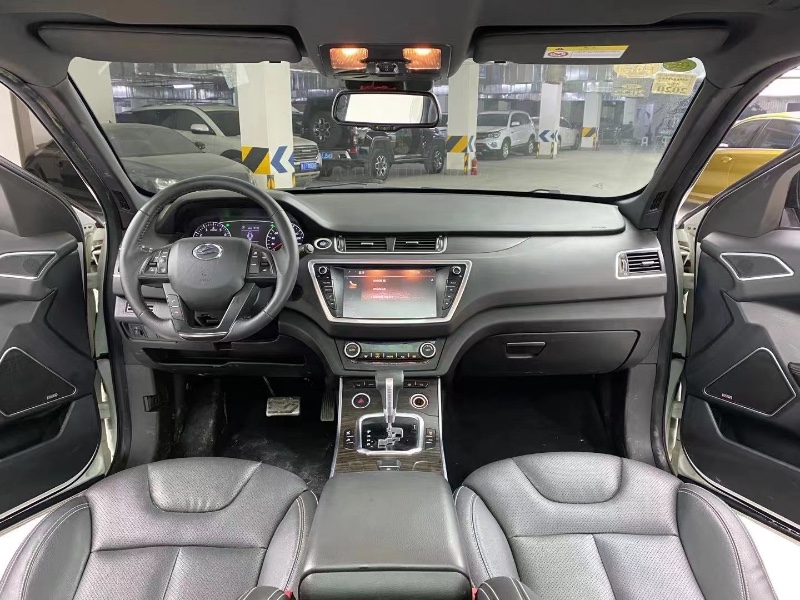 成都18年陆风X74