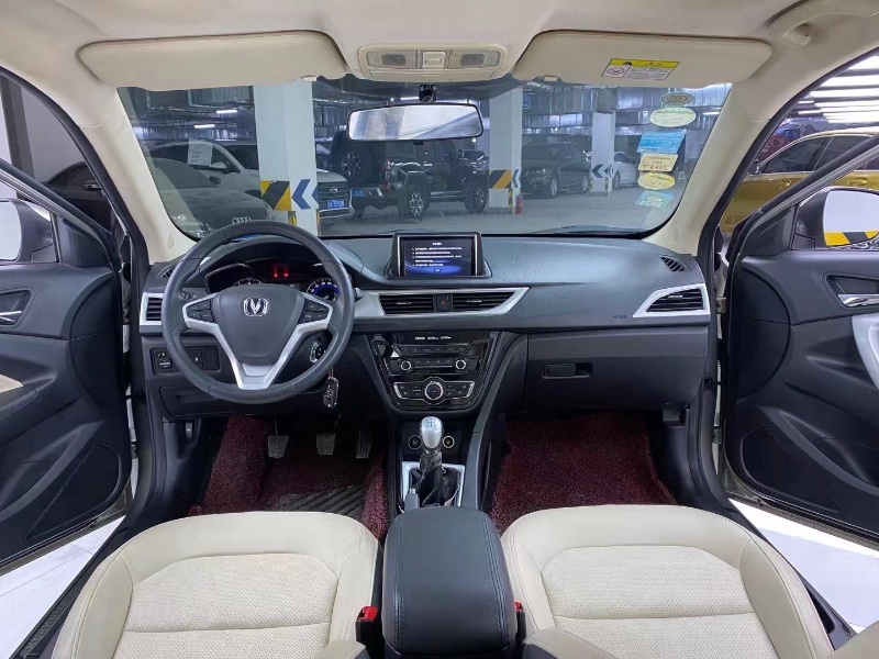 成都15年长安汽车悦翔V77