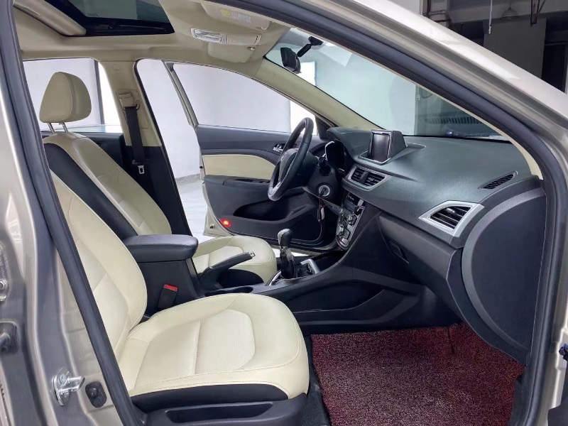 成都15年长安汽车悦翔V73