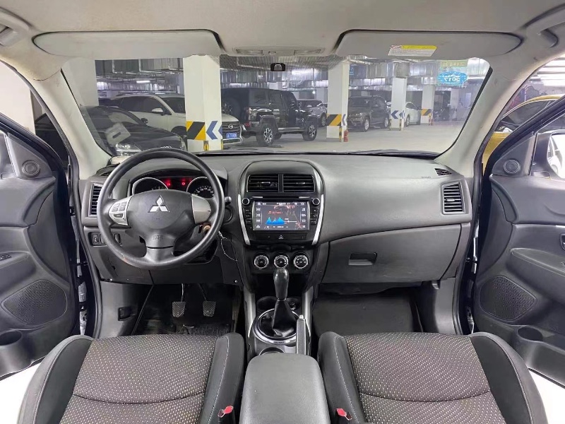 成都14年三菱劲炫6