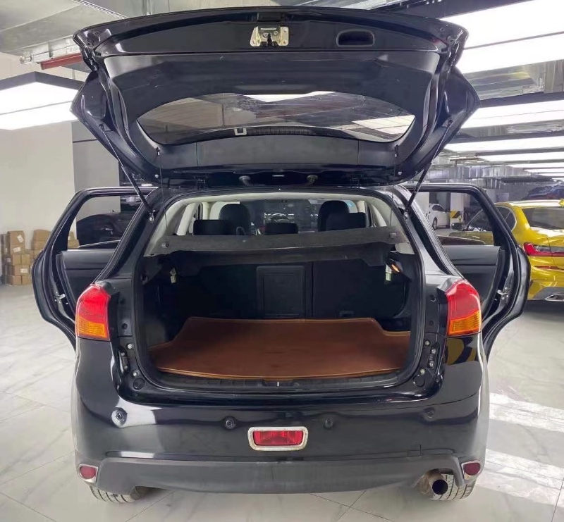 成都14年三菱劲炫7