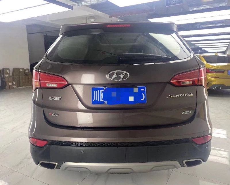 成都14年现代新胜达5