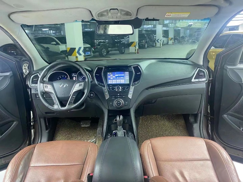 成都14年现代新胜达7