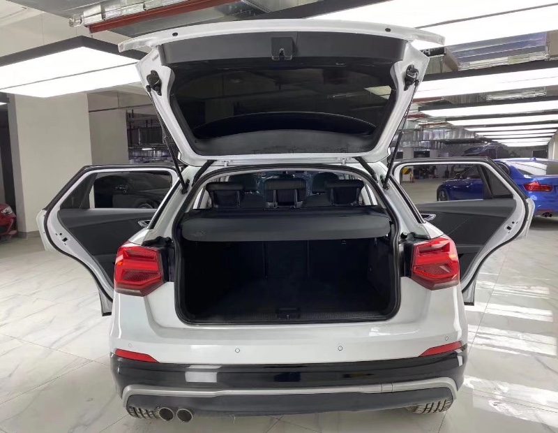 成都20年奥迪Q21