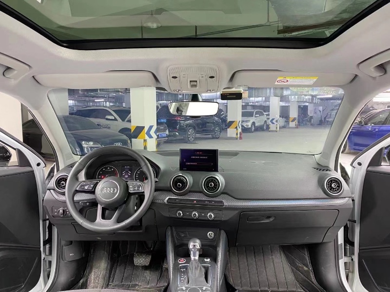 成都20年奥迪Q23