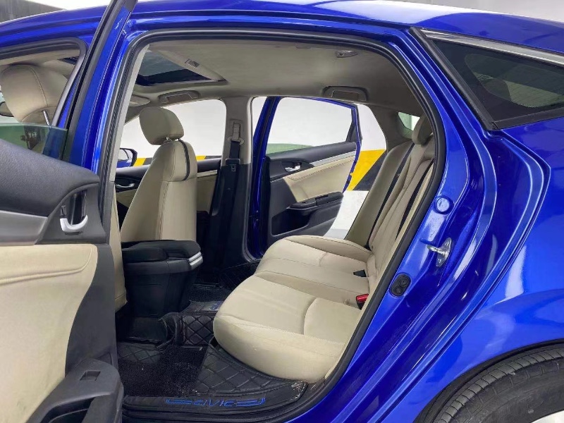 成都18年本田思域8