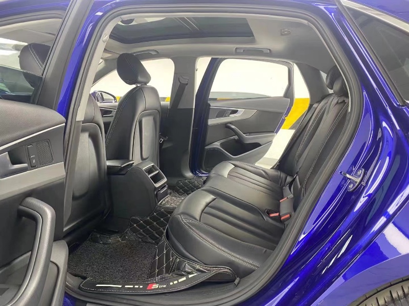 成都18年奥迪A4L7