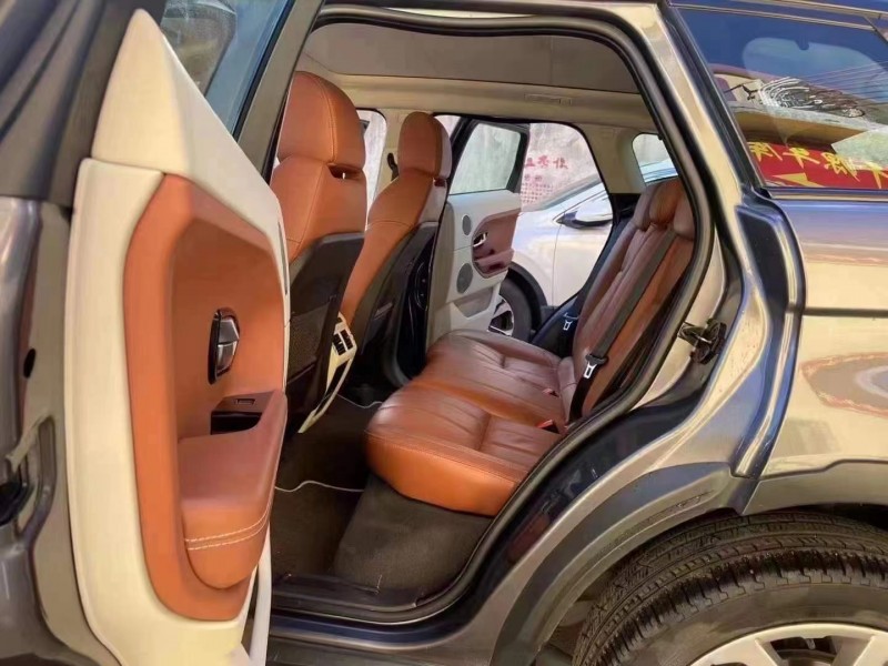 广州16年路虎极光4