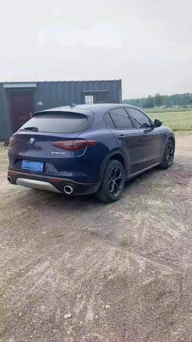 徐州17年阿尔法·罗密欧Stelvio6