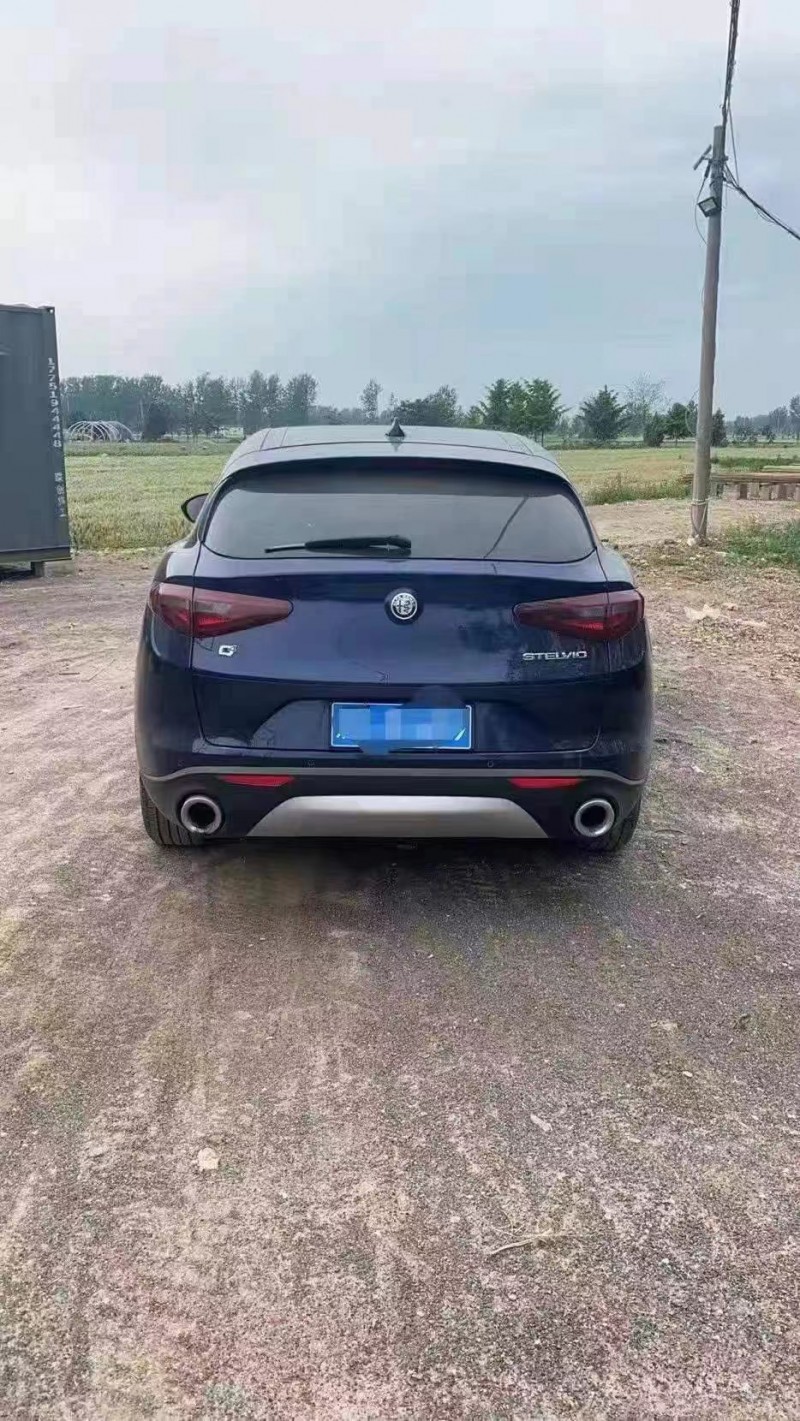 徐州17年阿尔法·罗密欧Stelvio8