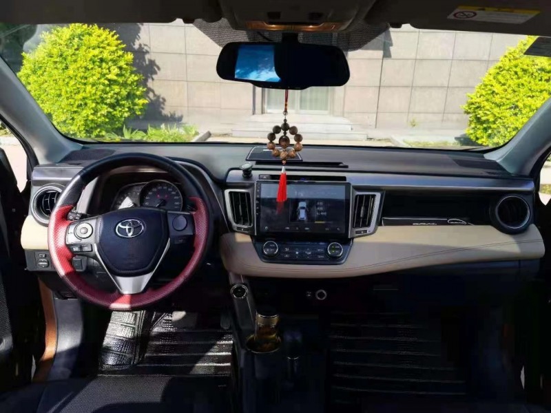 唐山16年豐田RAV4榮放9