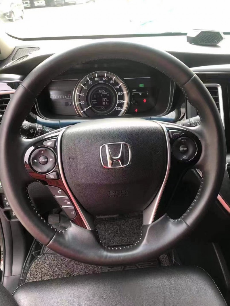 广州18年本田艾力绅1